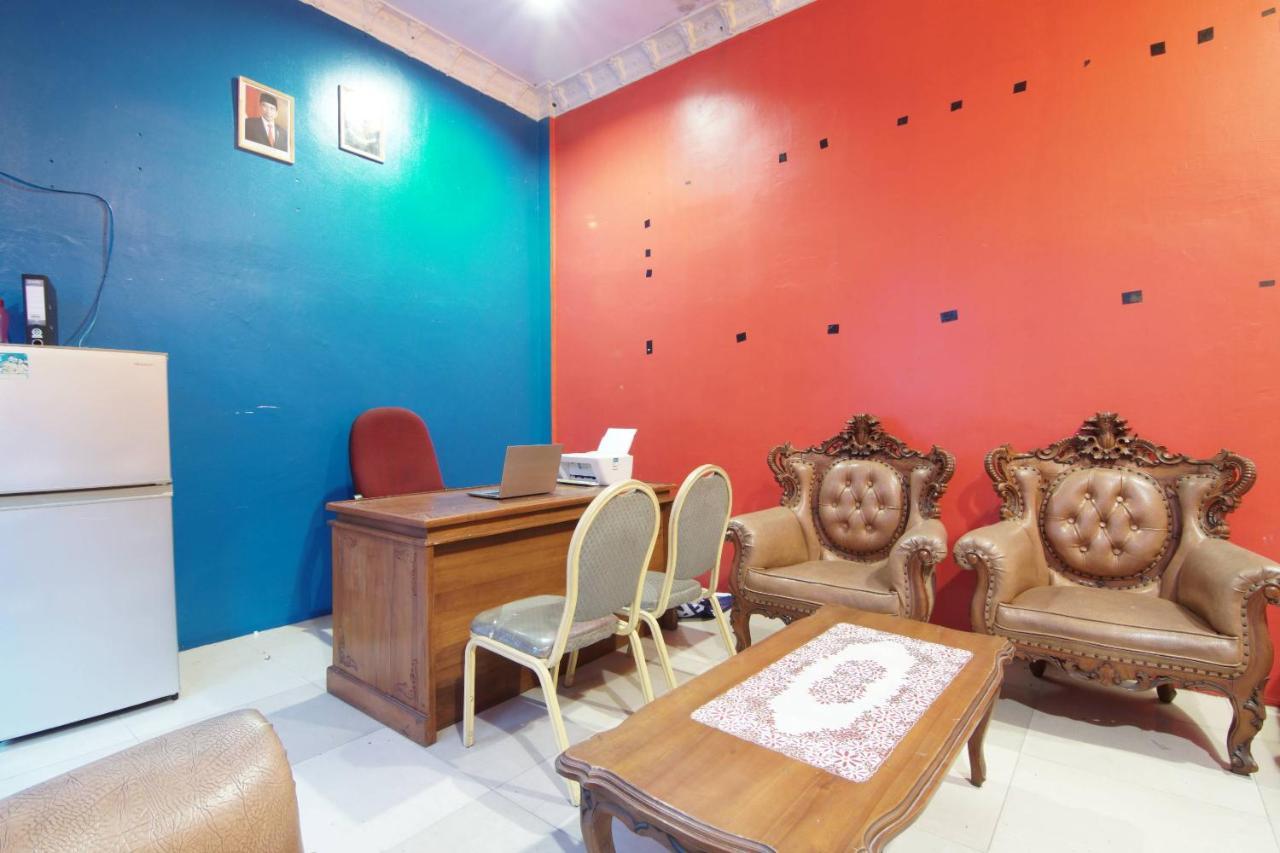 Oyo 91510 Homestay Utama Syariah Pekanbaru Eksteriør bilde