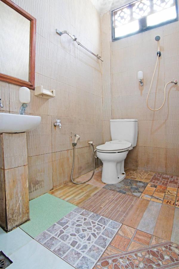 Oyo 91510 Homestay Utama Syariah Pekanbaru Eksteriør bilde